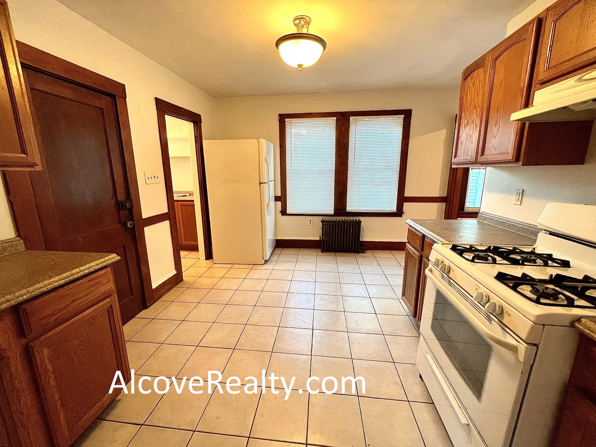 2 bed, 1 bath apartment for rent at 98 Bow St Unit 2, Medford — photo 5 of 16