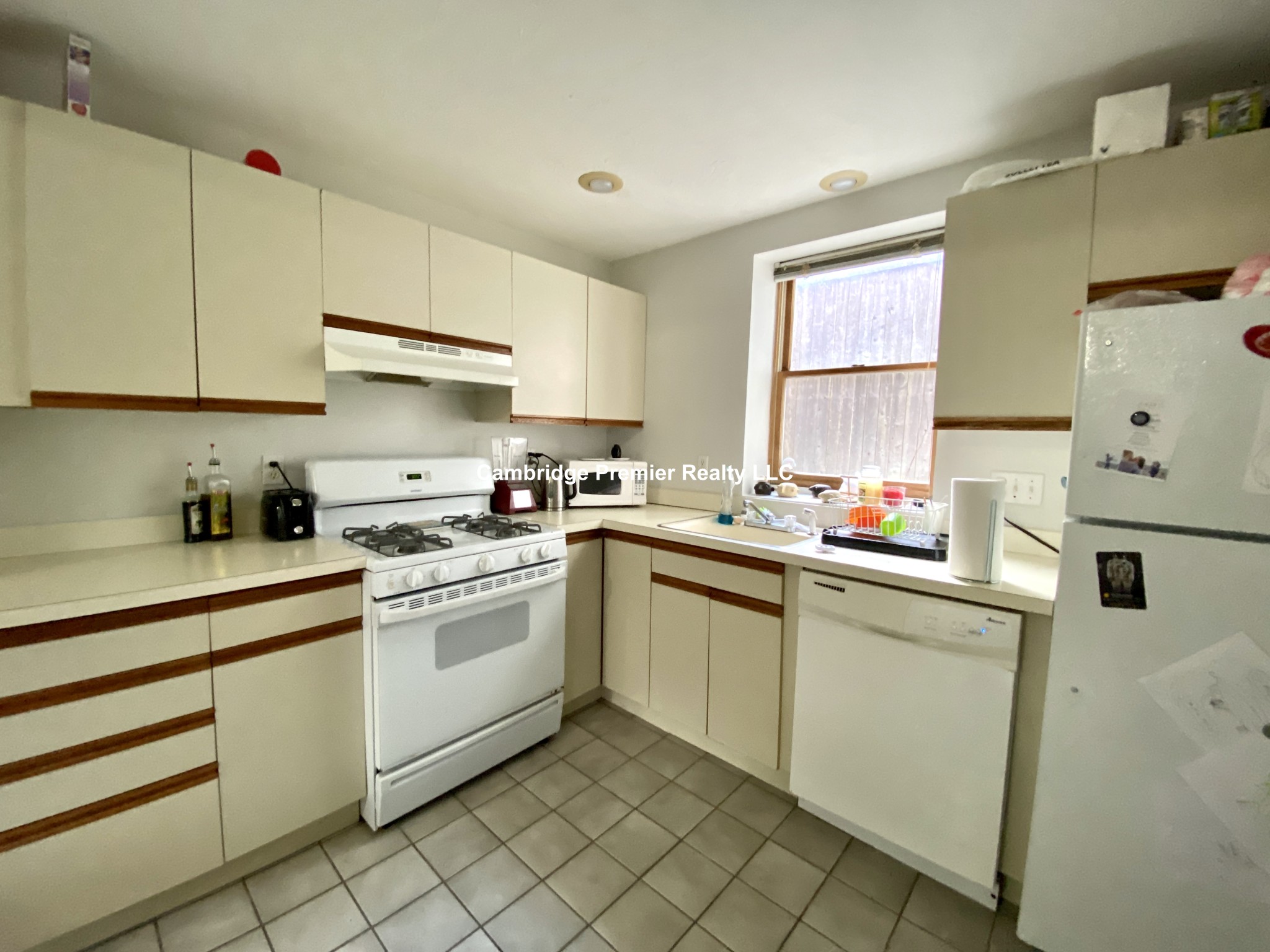 2 bed, 1 bath apartment for rent at 5 Baldwin Street Ct Unit b, Mid Cambridge — photo 10 of 20