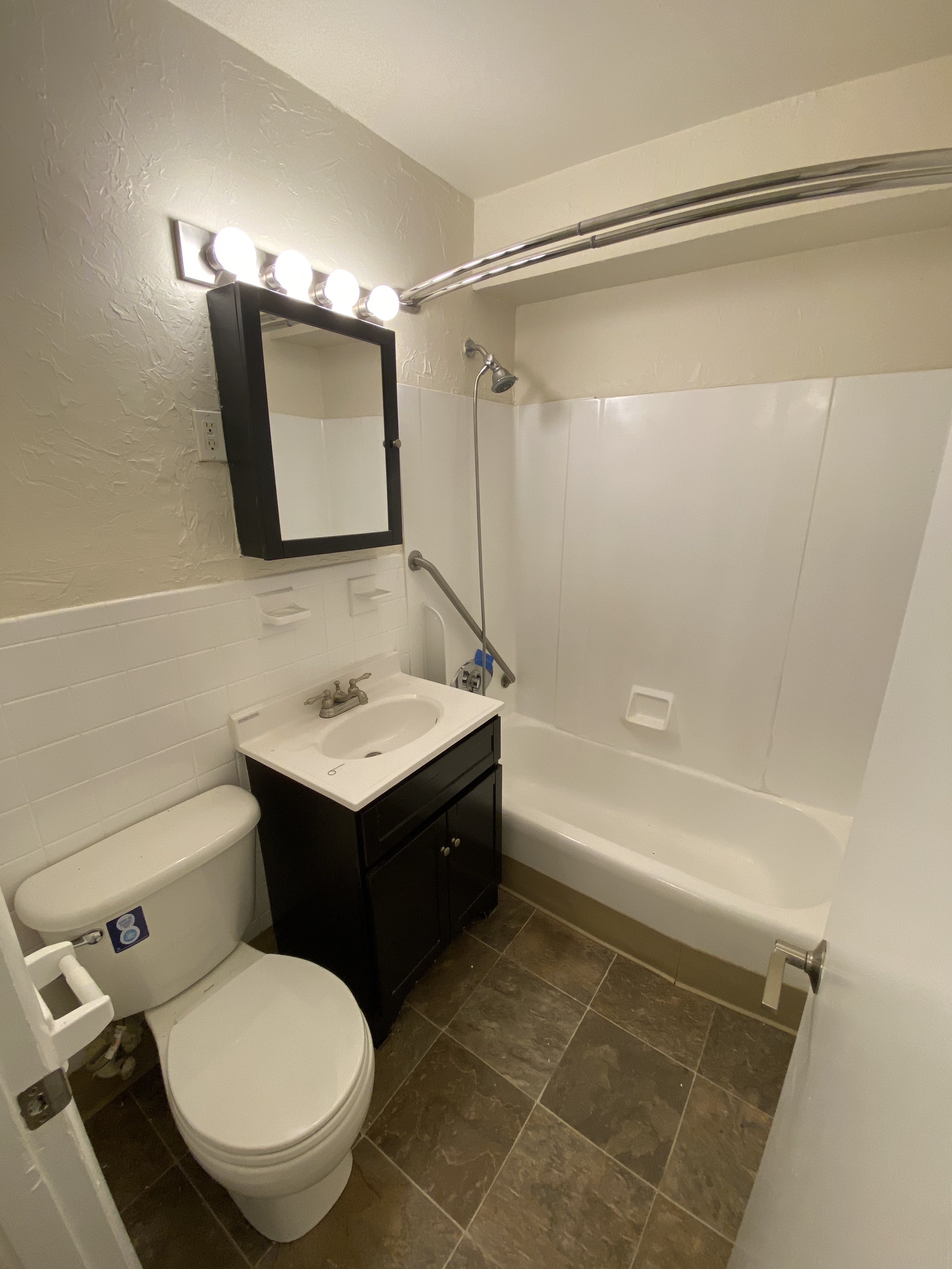 1 bed, 1 bath apartment for rent at 14 Westgate Dr Unit T1, North Woburn — photo 5 of 7