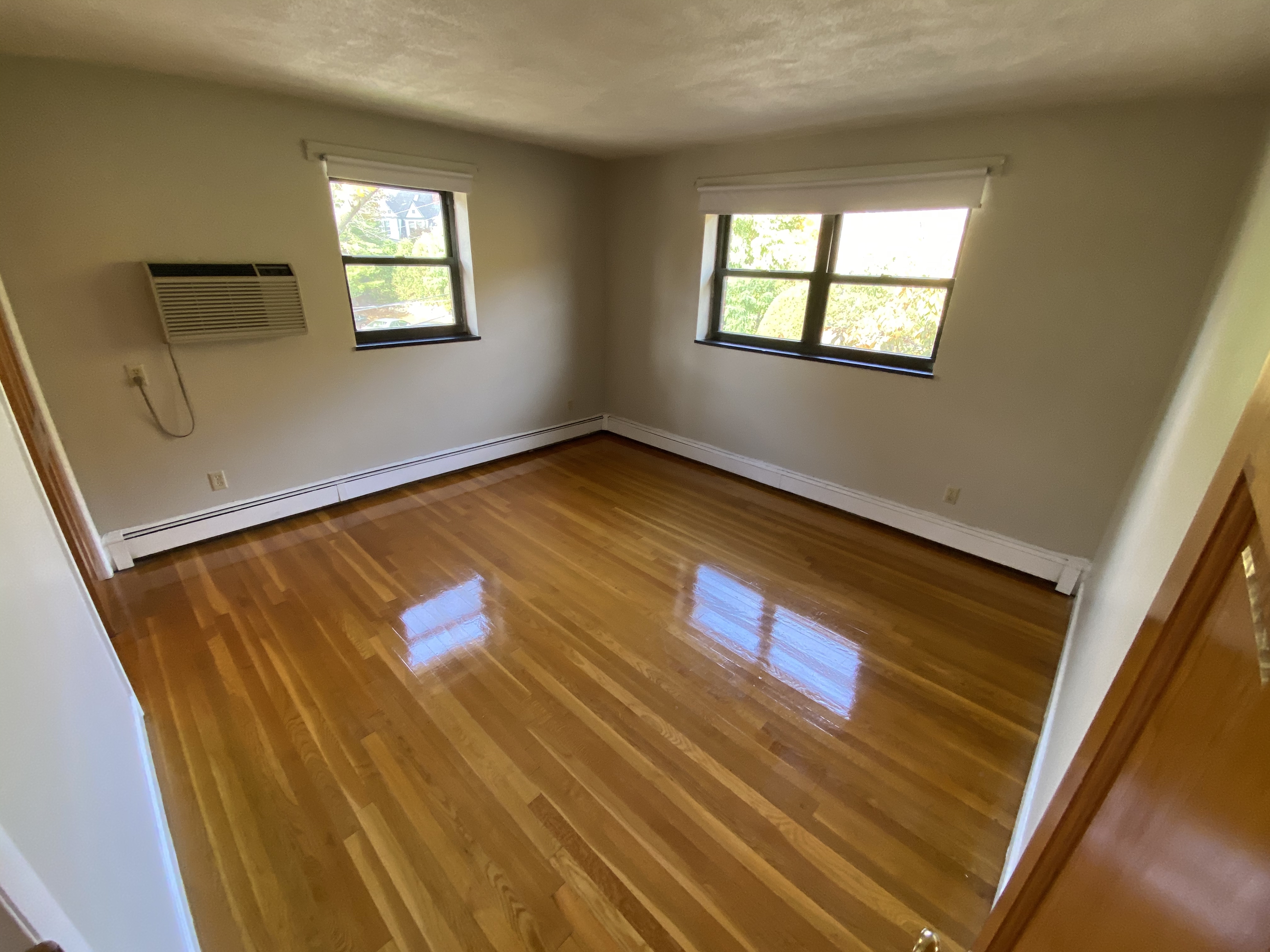 2 bed, 1 bath apartment for rent at 266 Grove St Unit 9, Newton — photo 5 of 10