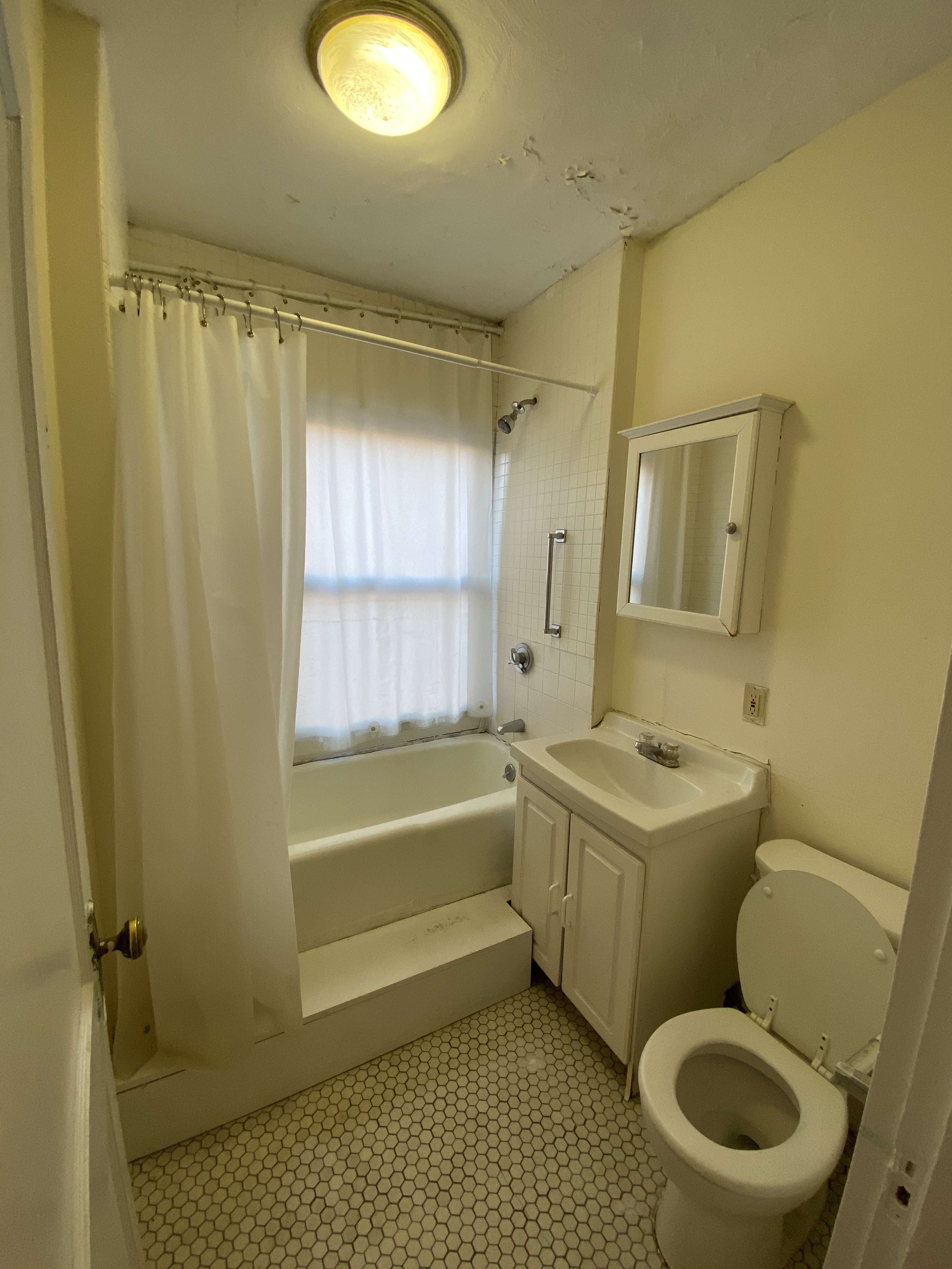 1 bed, 1 bath apartment for rent at 1200 Massachusetts Ave Unit 38-E, Harvard Square — photo 5 of 10