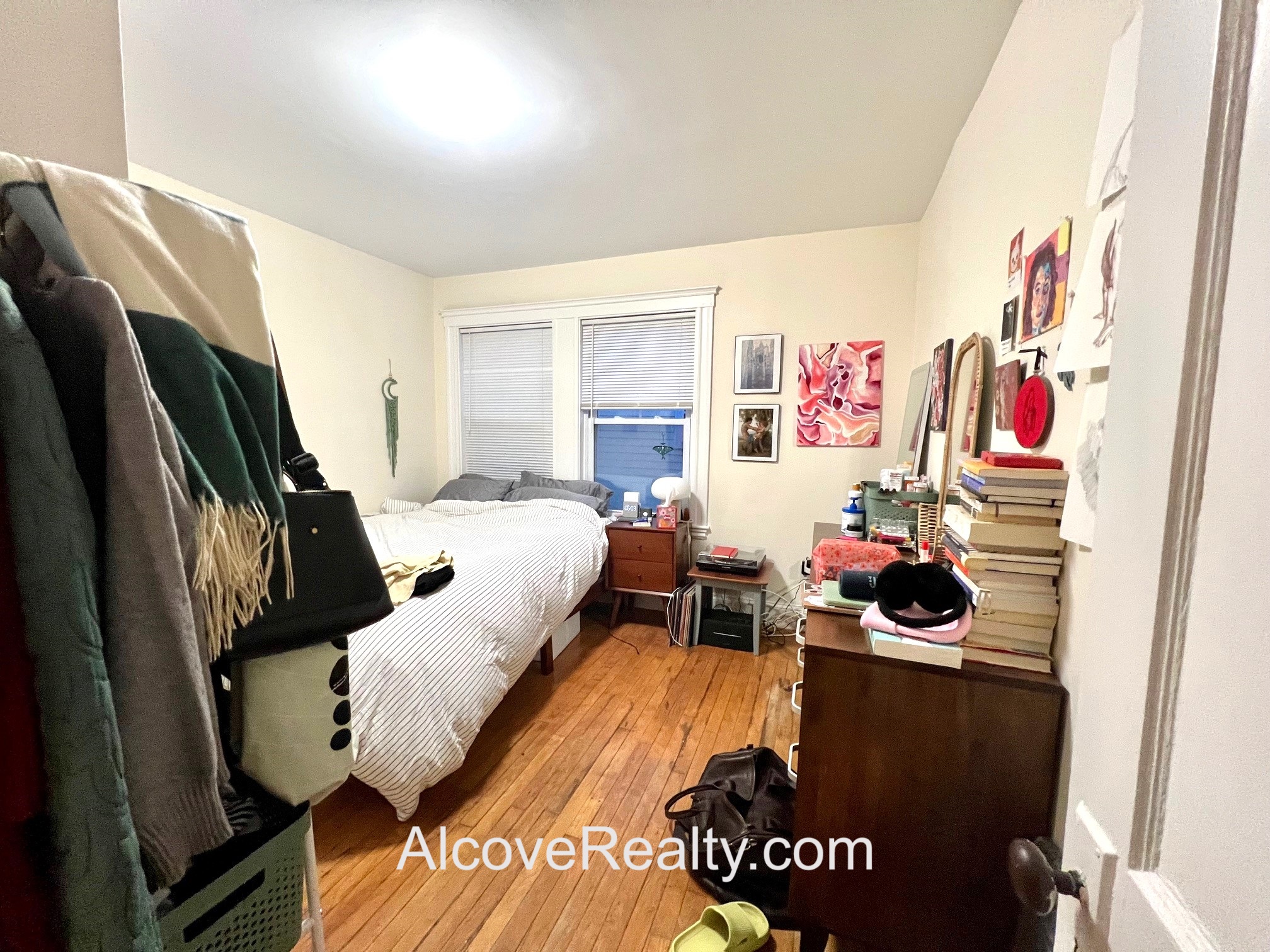 31 Corinthian Rd, Tufts