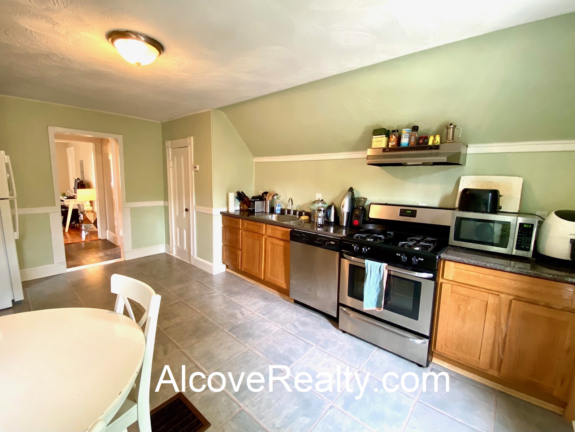 1 bed, 1 bath apartment for rent at 68 Richdale Ave Unit 3, Neighborhood Nine — photo 5 of 10