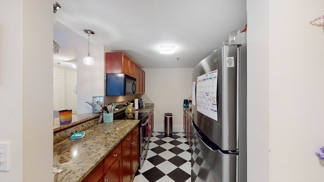 2 bed, 1.5 bath apartment for rent at 390 Commonwealth Ave Unit 405, Back Bay — photo 2 of 8