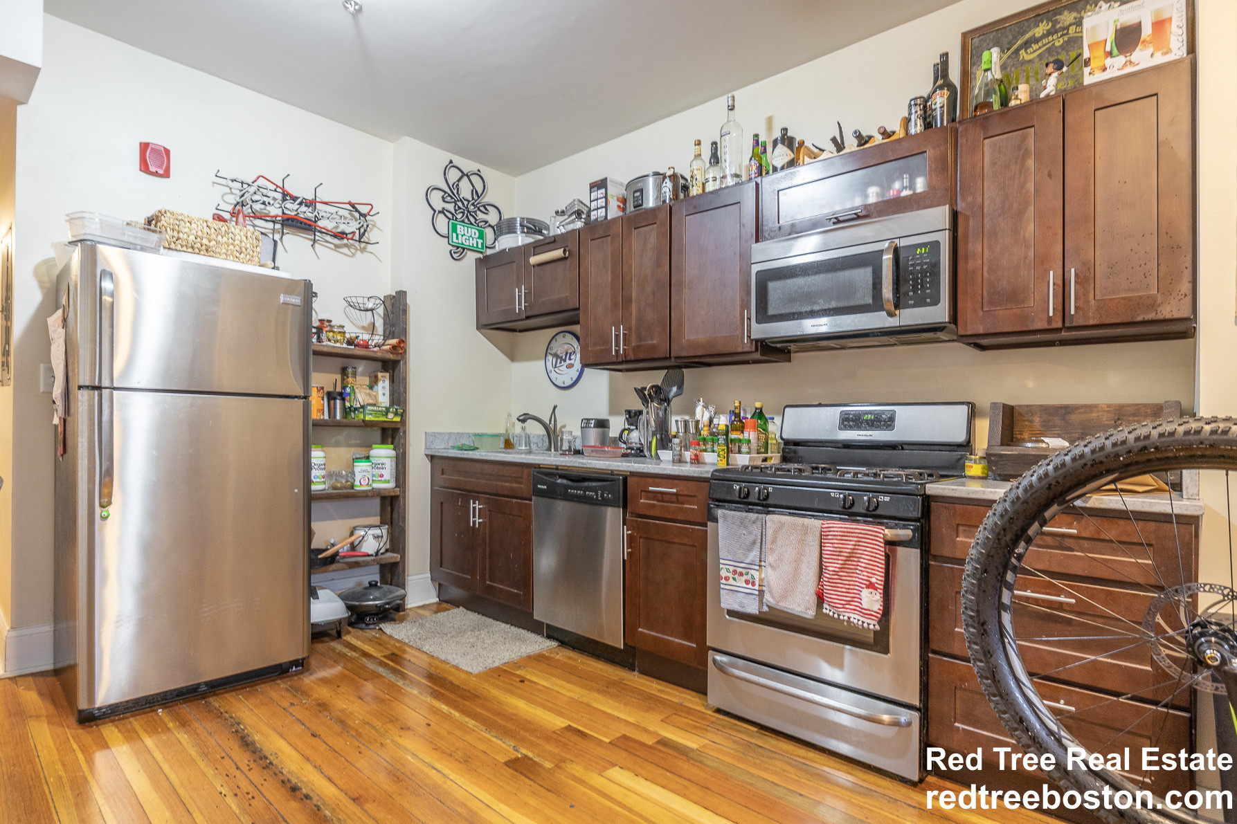 2.5 bed, 1 bath apartment for rent at 365 Meridian St Unit 2, East Boston — photo 5 of 6