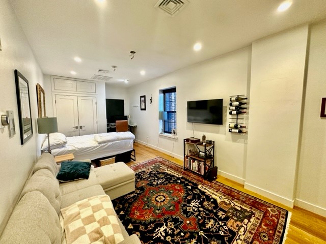 Studio bed, 1 bath apartment for rent at 24 Fleet St Unit 3D, North End — photo 5 of 10