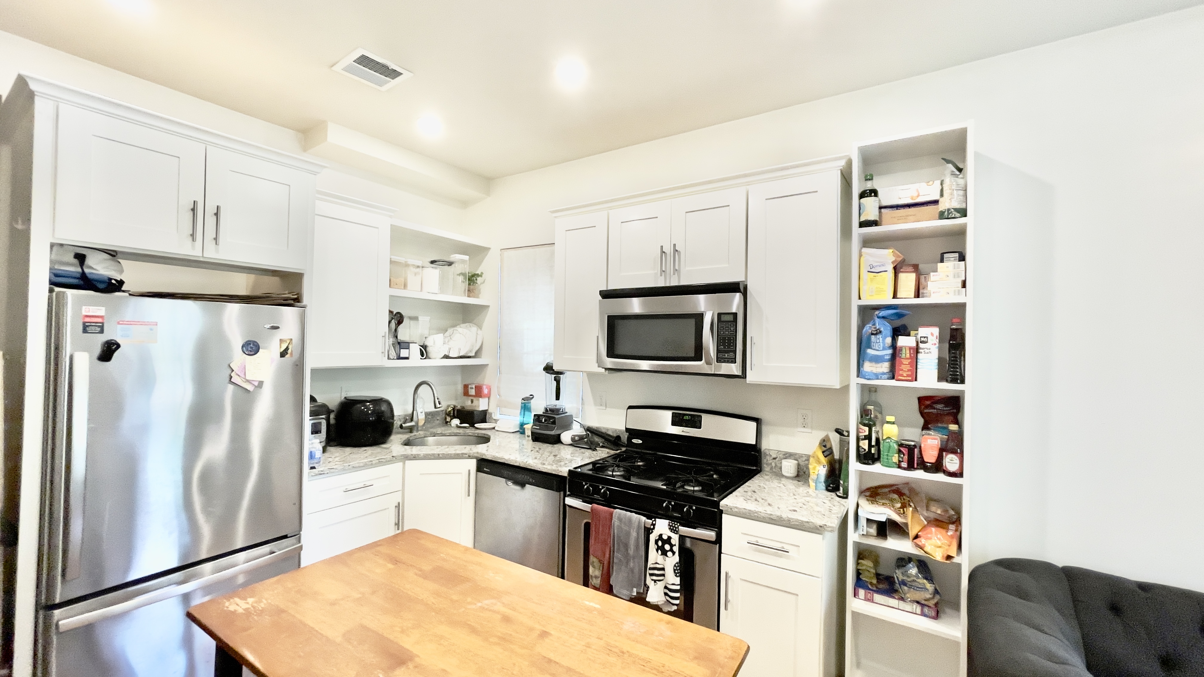 3 bed, 1 bath apartment for rent at 6 Gilmore St Unit 2, Central Square — photo 1 of 12