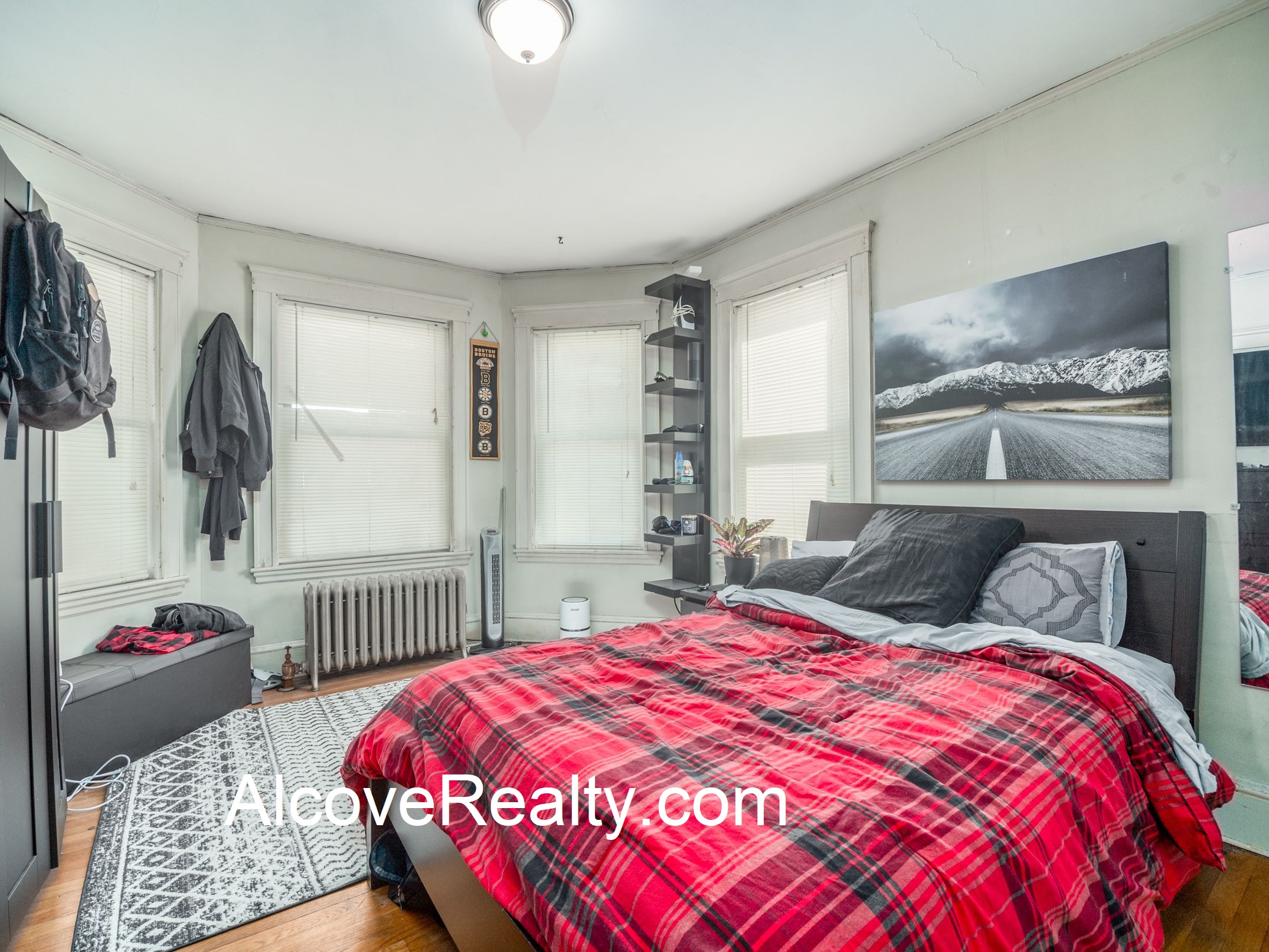 3 bed, 1 bath apartment for rent at 62 Upland Rd Unit 3, Teele Square — photo 5 of 12
