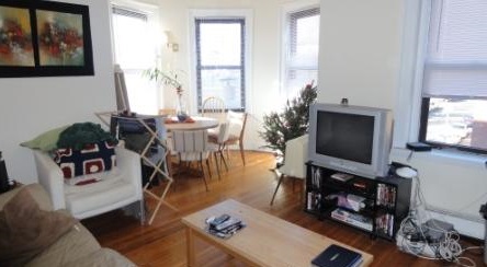 5 bed, 1 bath apartment for rent at 622 Columbus Ave Unit 3, South End — photo 5 of 7