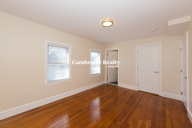 5 bed, 3 bath apartment for rent at 11 Winter Hill Rd Unit 2T, South Medford — photo 21 of 29