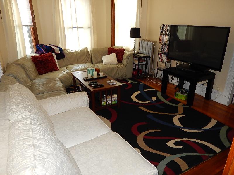 3 bed, 1 bath apartment for rent at 28 Belknap St Unit 2T, Teele Square — photo 6 of 16