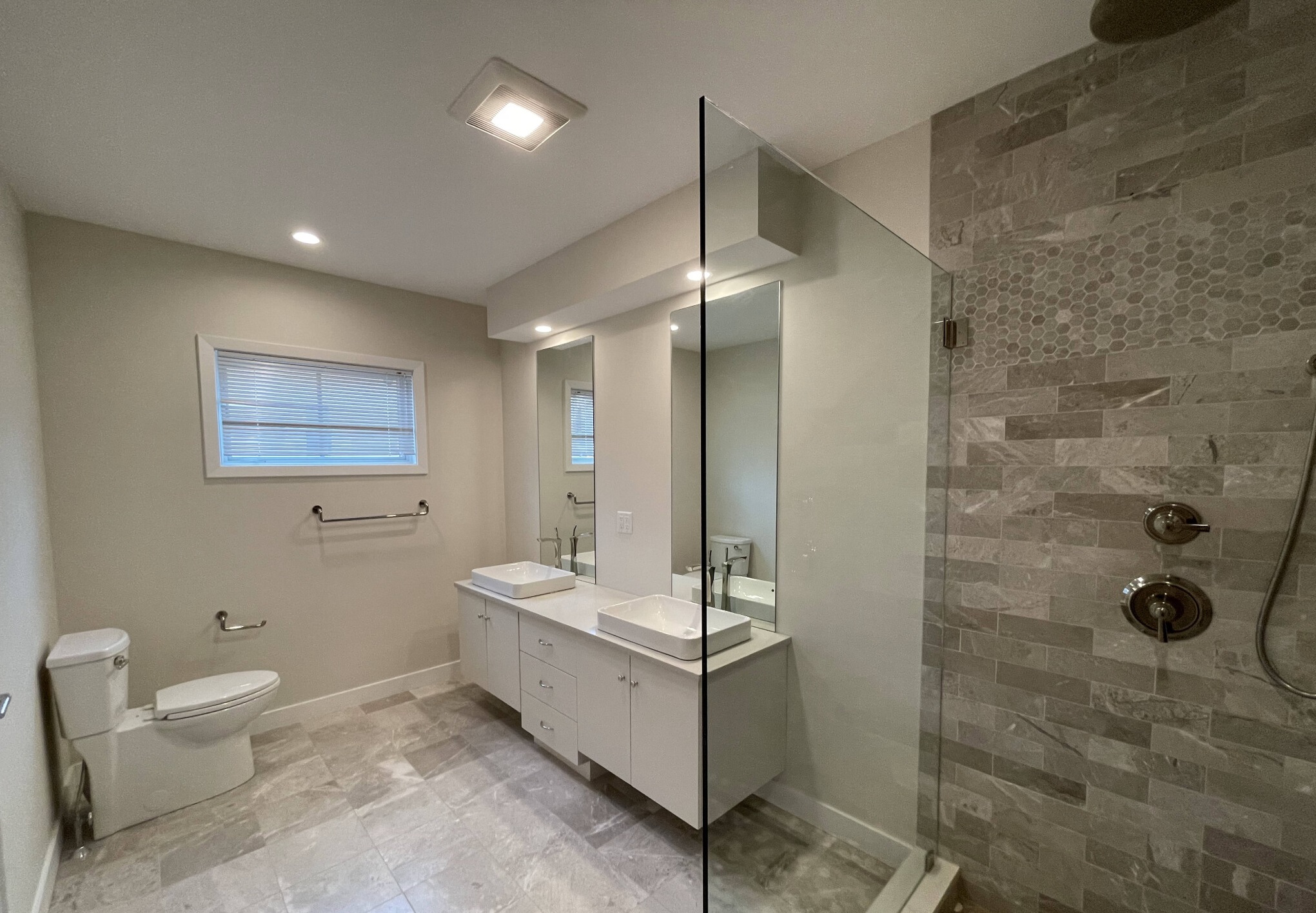 4 bed, 3.5 bath apartment for rent at 10 Emerson St Unit 1T, Ward Two — photo 5 of 11