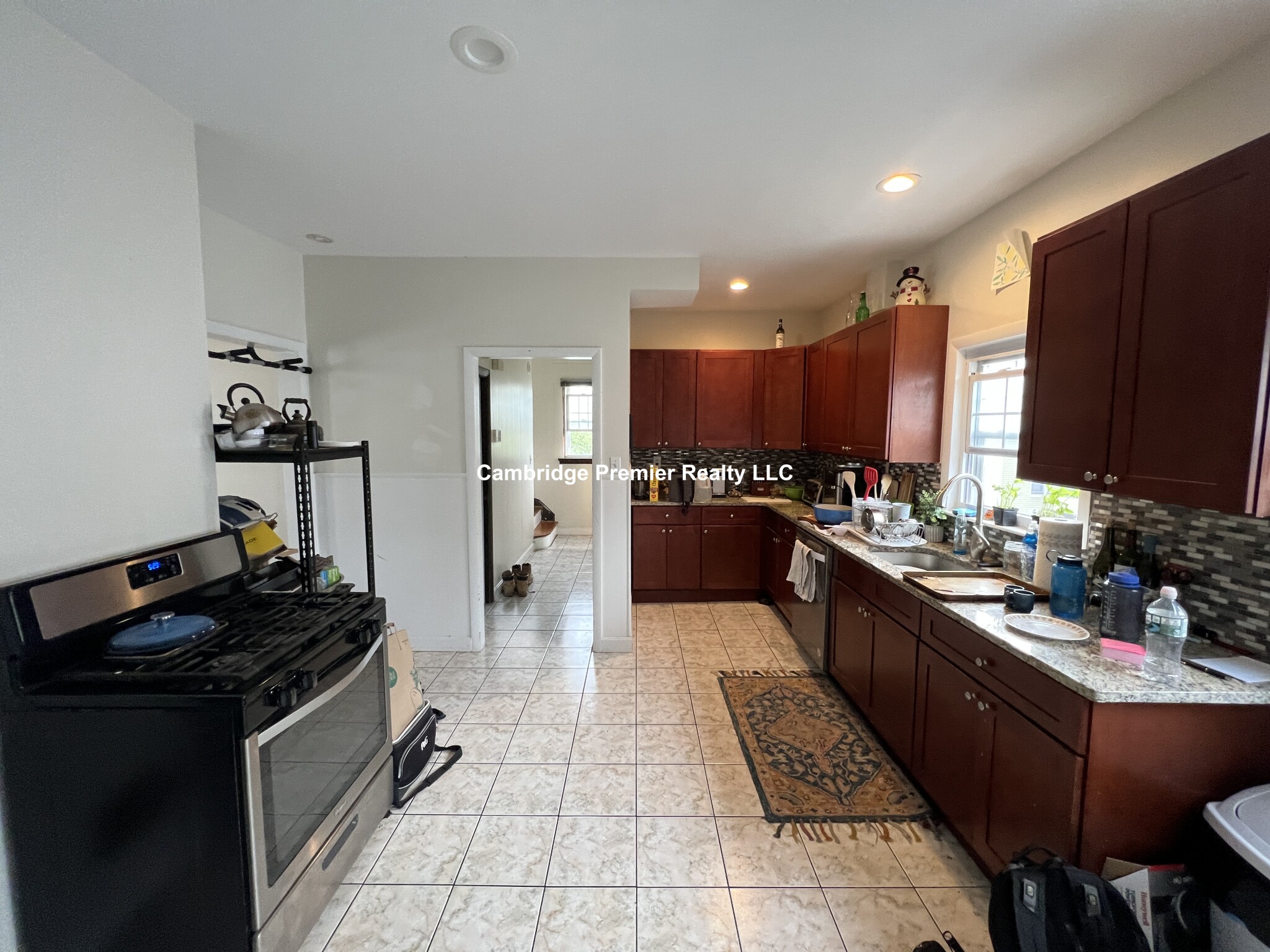 5 bed, 2 bath apartment for rent at 118 Summer St Unit 1, Medford — photo 5 of 5