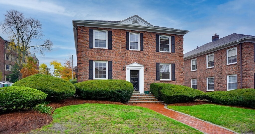 346 Harvard St, Mid-Cambridge