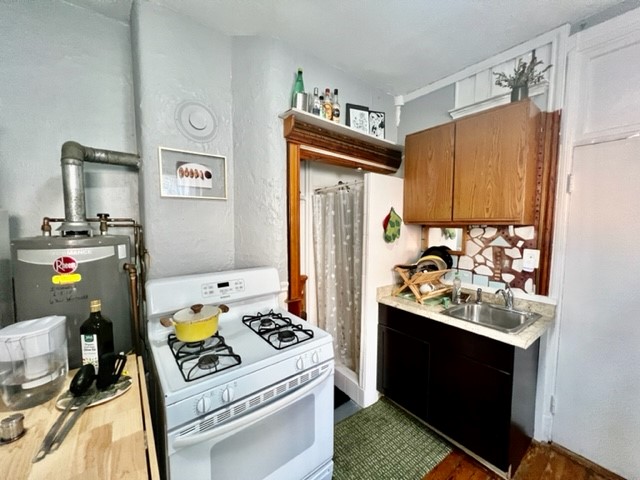 1 bed, 1 bath apartment for rent at 14 Unity Unit 4R, North End — photo 5 of 11