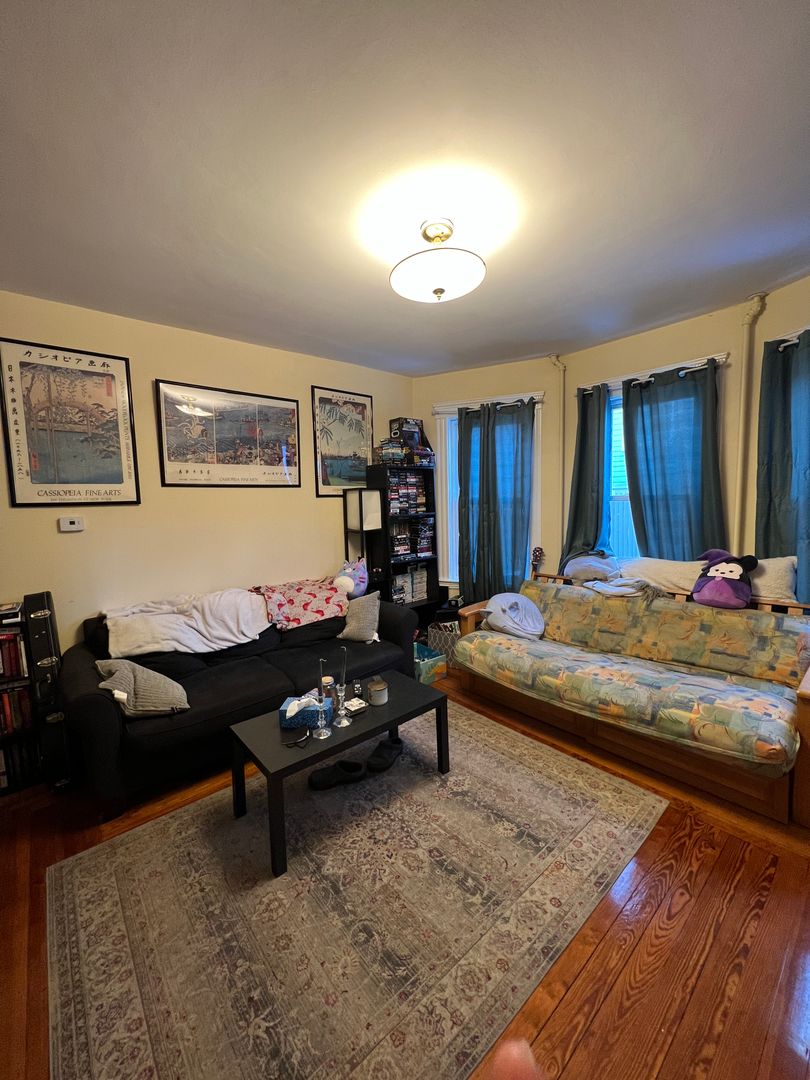 3 bed, 1 bath apartment for rent at 17 Dow St Unit A, West Somerville — photo 5 of 19