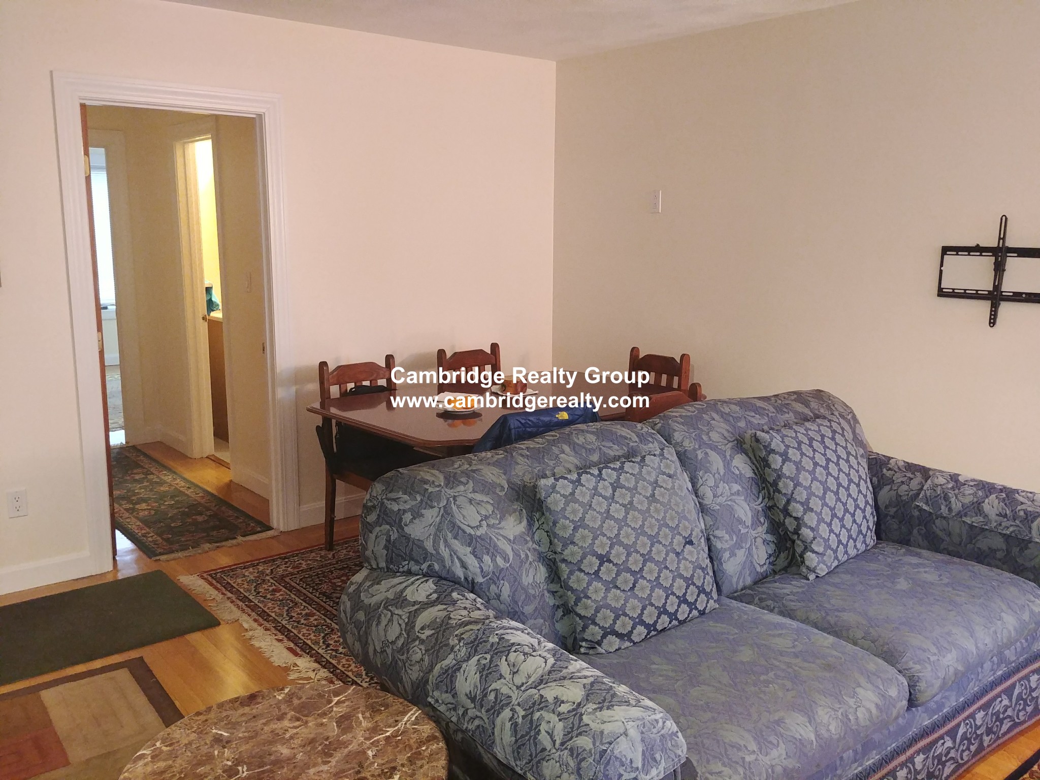 5 bed, 2 bath apartment for rent at 114 Yorktown St Unit 1, Davis Square — photo 6 of 13