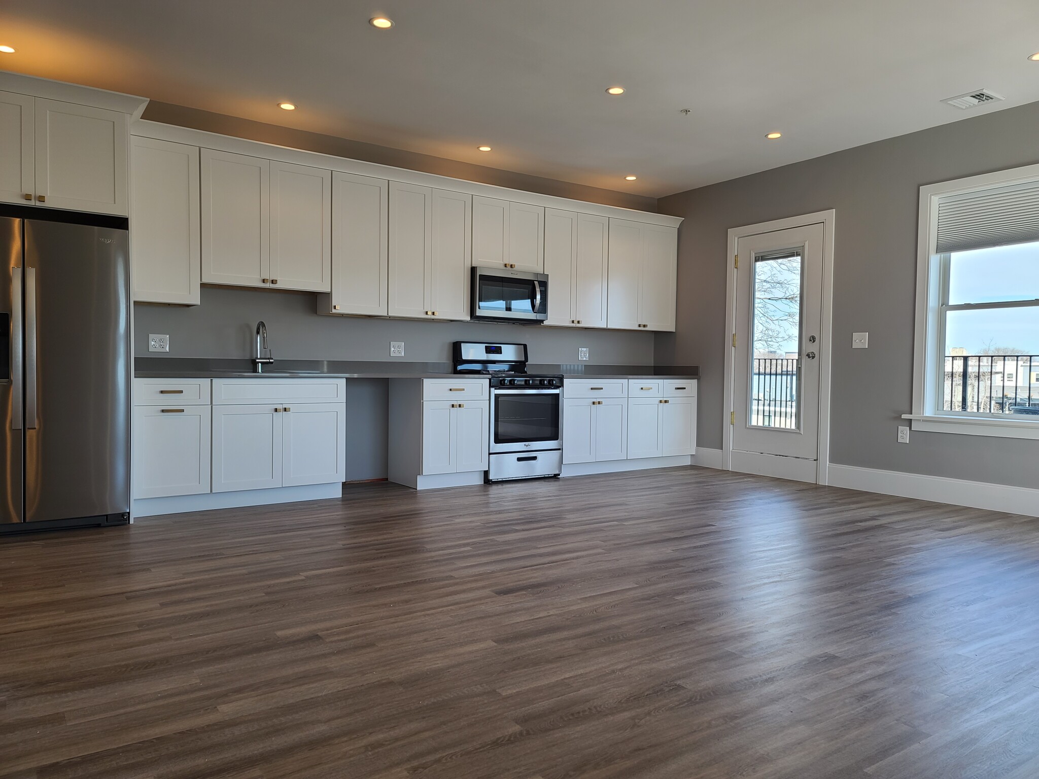 3 bed, 2 bath apartment for rent at 27 Vinton St Unit 3, South Boston — photo 5 of 33