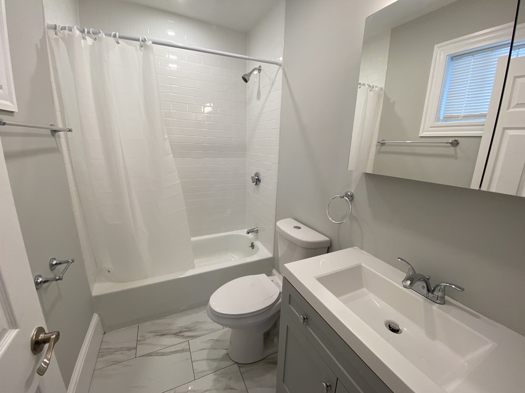 4 bed, 2 bath apartment for rent at 8 Spencer Unit 2, Porter Square — photo 3 of 7
