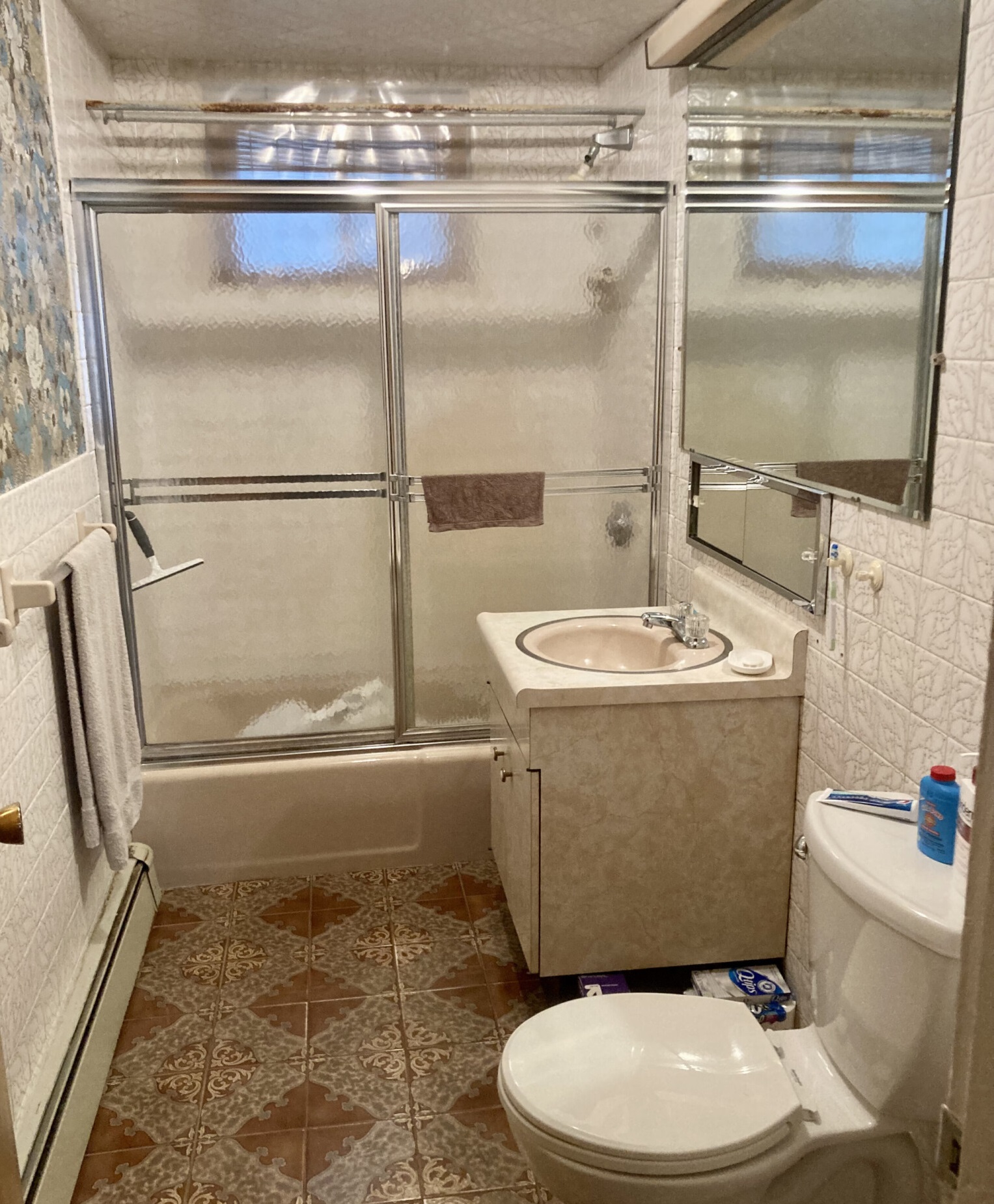 1 bed, 1 bath apartment for rent at 18 Rossmore St Unit 1, Ward Two — photo 5 of 7