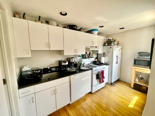 3 bed, 1.5 bath apartment for rent at 19 Sheafe St Unit 4, North End — photo 5 of 18