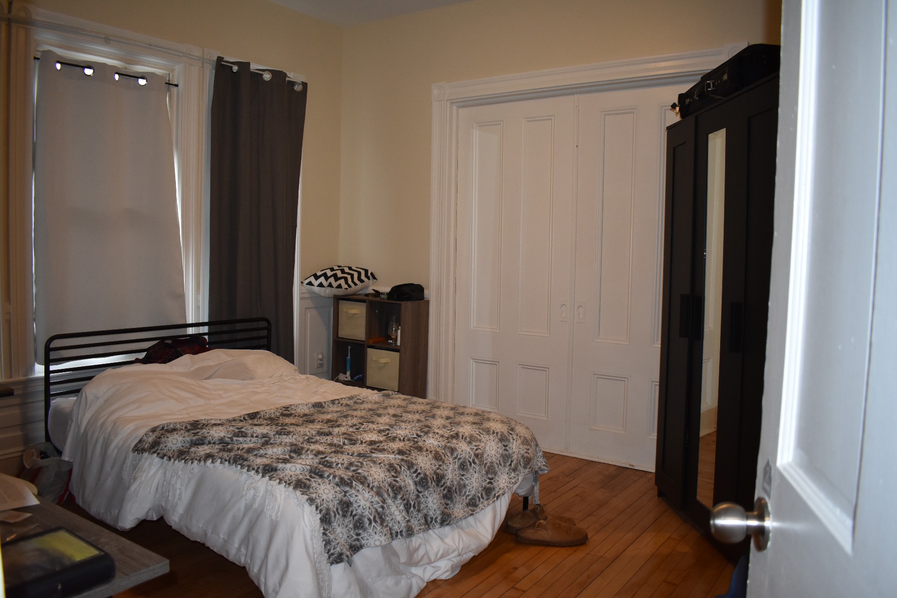 4 bed, 1 bath apartment for rent at 45 Meridian St Unit 1, East Boston — photo 5 of 6