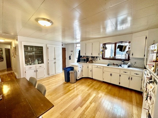 3 bed, 1.5 bath apartment for rent at 1 Noyes Pl Unit 5, North End — photo 5 of 27