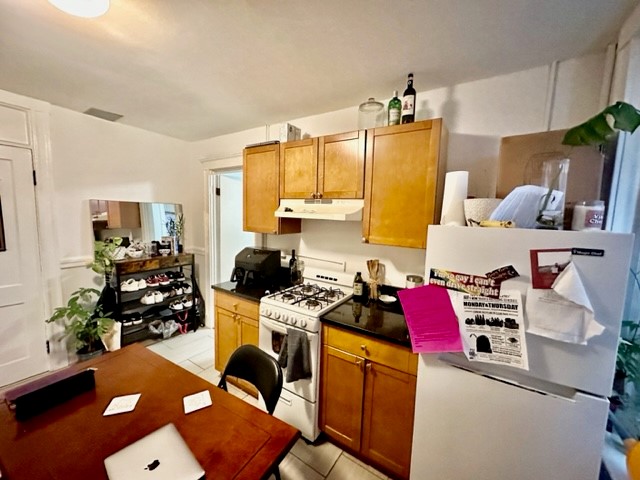 2 split bed, 1 bath apartment for rent at 220 Hanover St Unit 3R, North End — photo 5 of 11