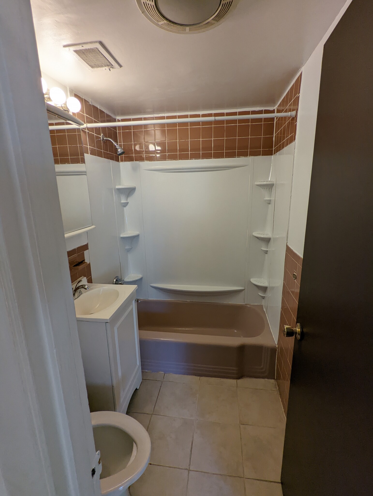 2 bed, 1 bath apartment for rent at 200 Central St Unit 7, Stoneham — photo 4 of 8