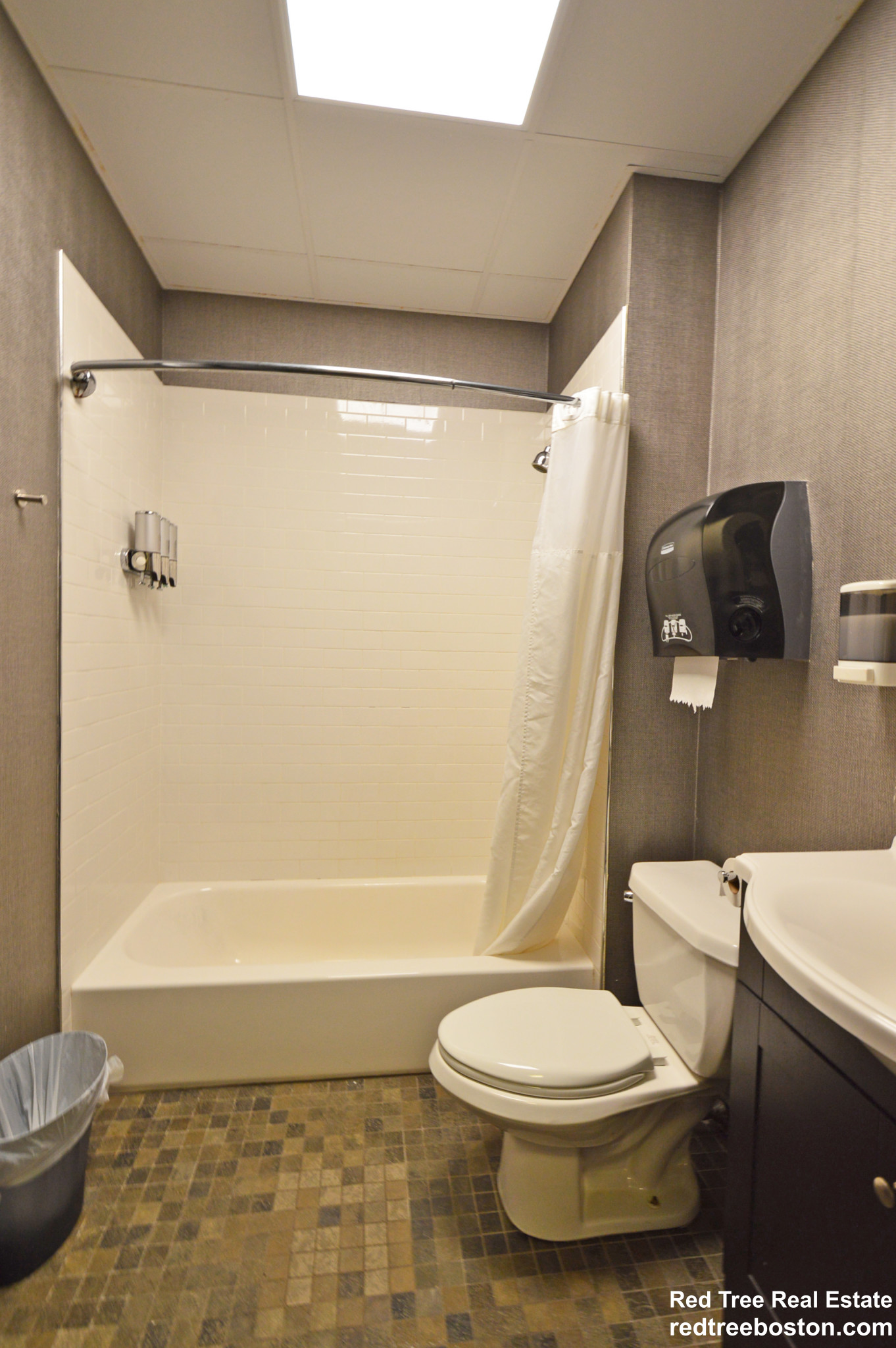Studio bed, 1 bath apartment for rent at 29 Temple Pl Unit 504, Theatre District — photo 4 of 6