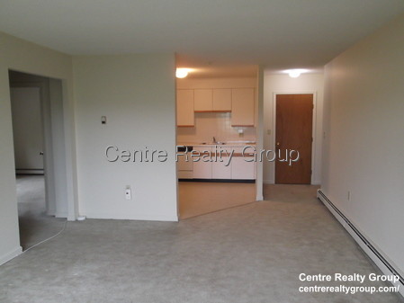 2 bed, 1 bath apartment for rent at 145 Lexington Unit 37, Auburndale — photo 5 of 6