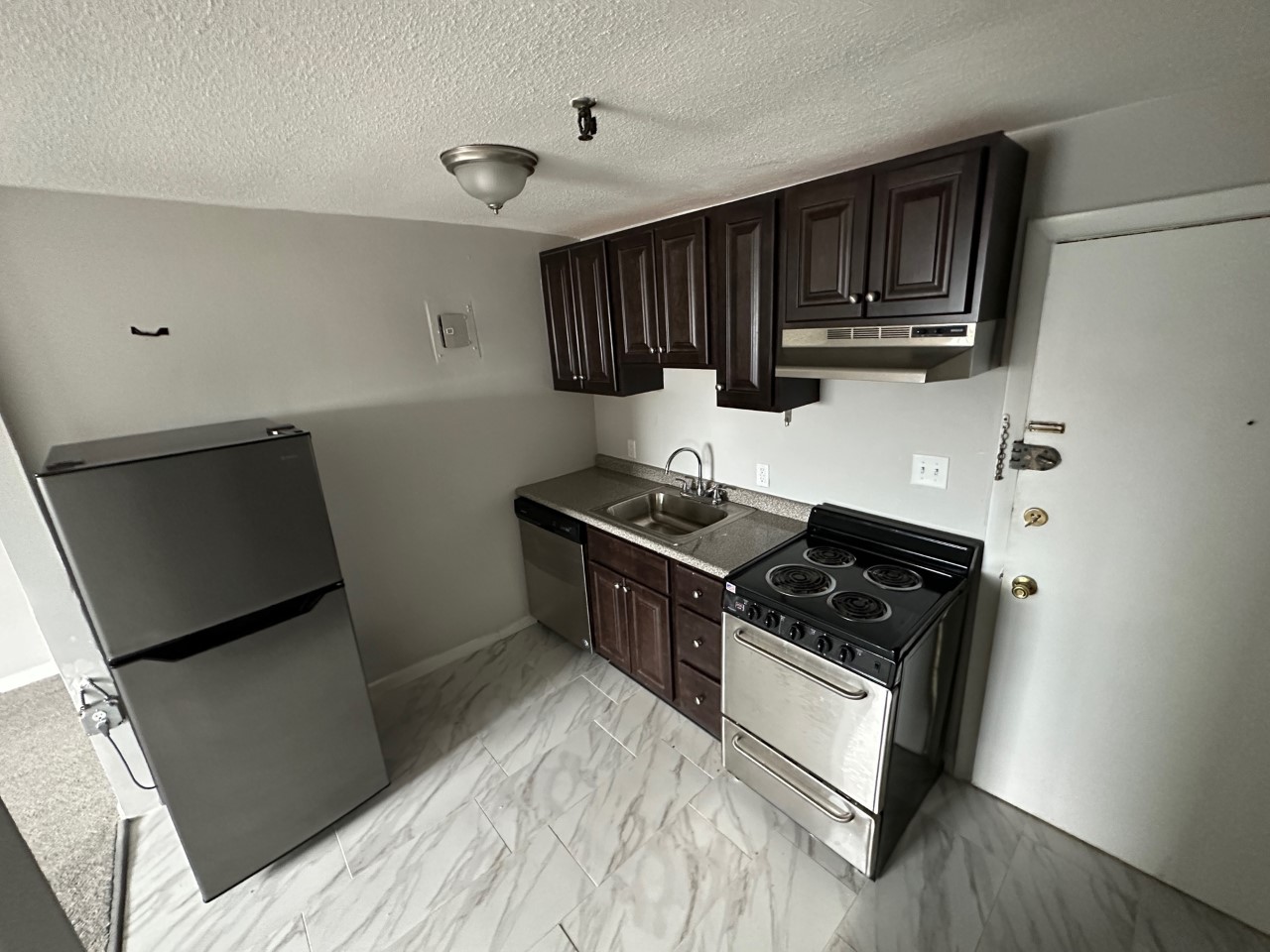 Studio bed, 1 bath apartment for rent at 231 Harrison Ave Unit 4, Chinatown — photo 5 of 7