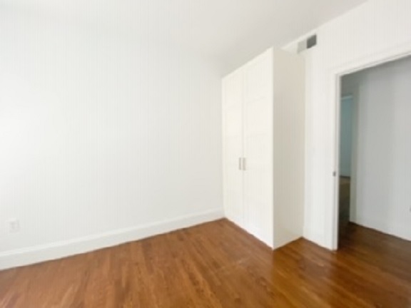 4 bed, 1 bath apartment for rent at 25 Marney St Unit 1, East Cambridge — photo 7 of 9