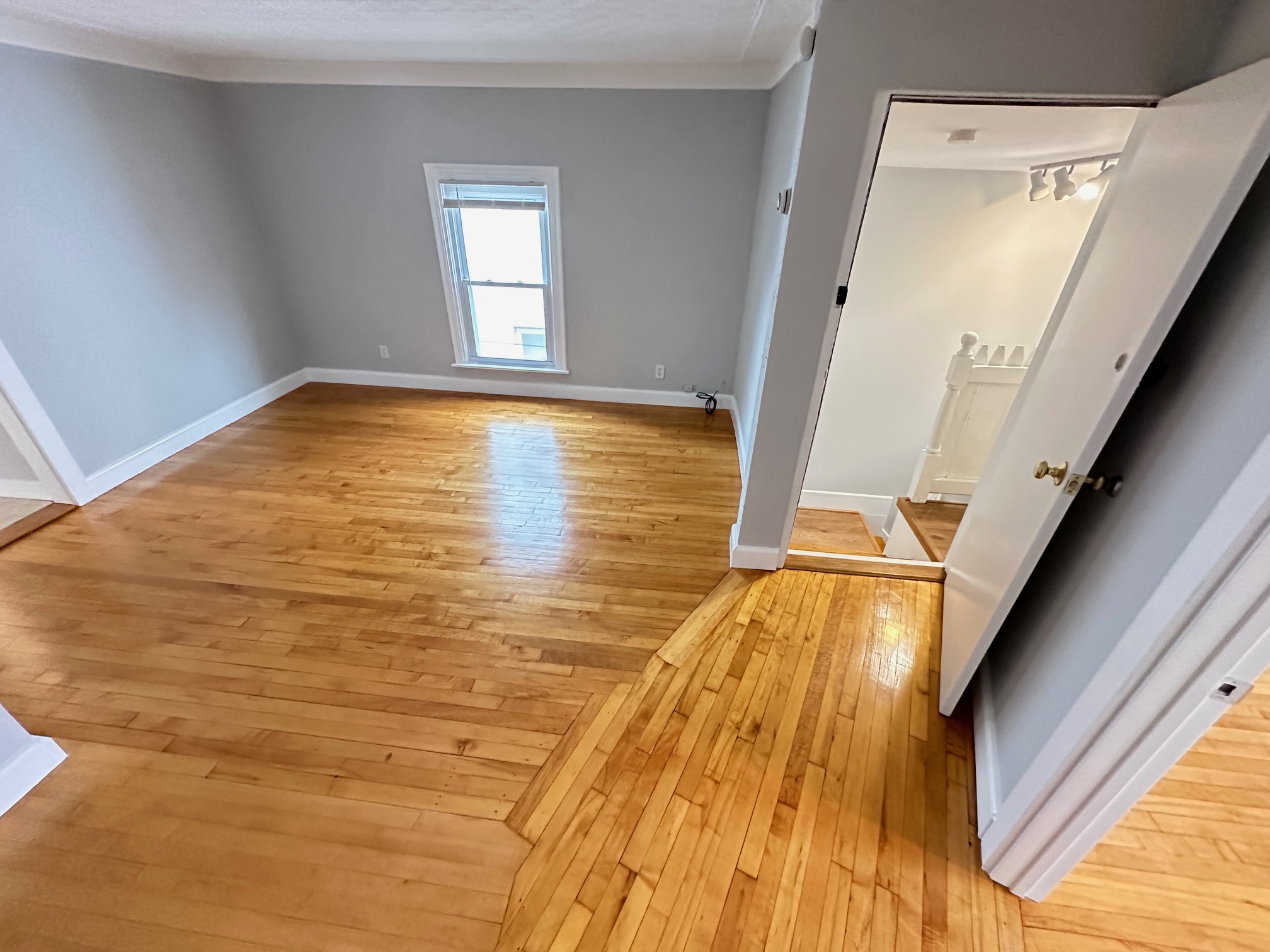 2 bed, 1 bath apartment for rent at 15 Pearl Ave Unit 2, Winthrop — photo 5 of 13