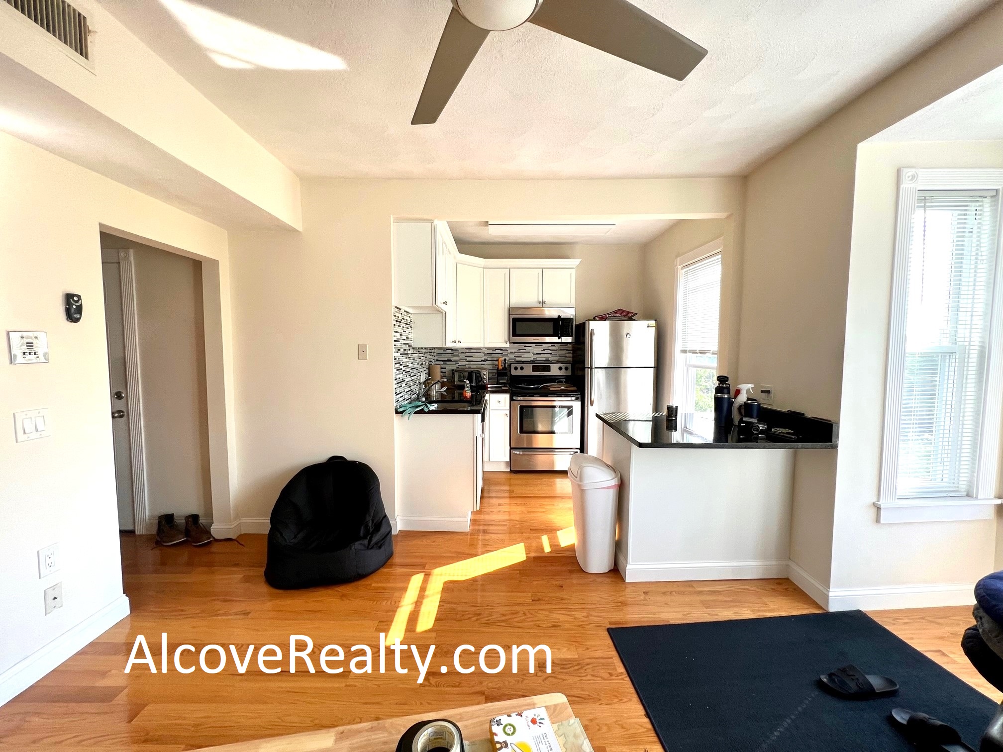 2 bed, 1 bath apartment for rent at 13 Vinal Ave Unit 3, Union Square — photo 5 of 14