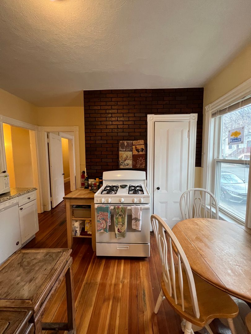 2 Gilson Ter, Spring Hill