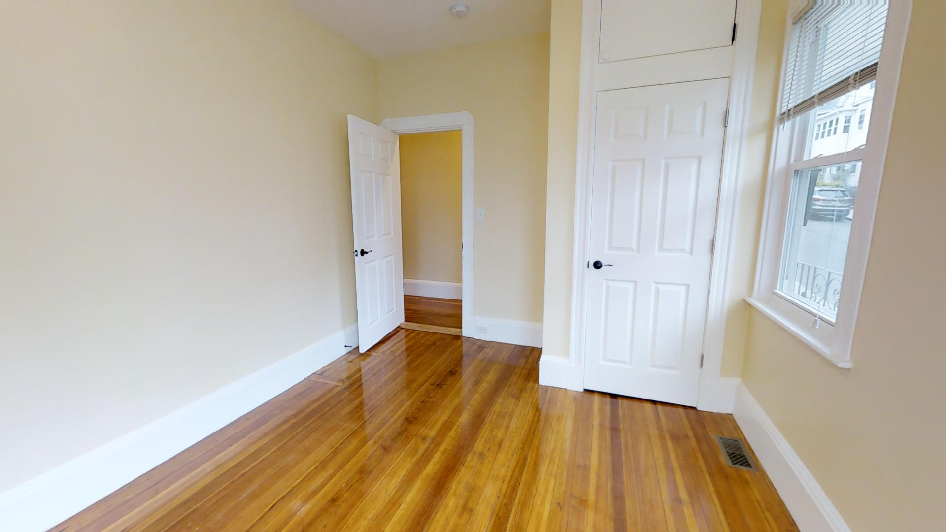 4 bed, 1 bath apartment for rent at 42 Ibbetson Unit 1, Porter Square — photo 4 of 6