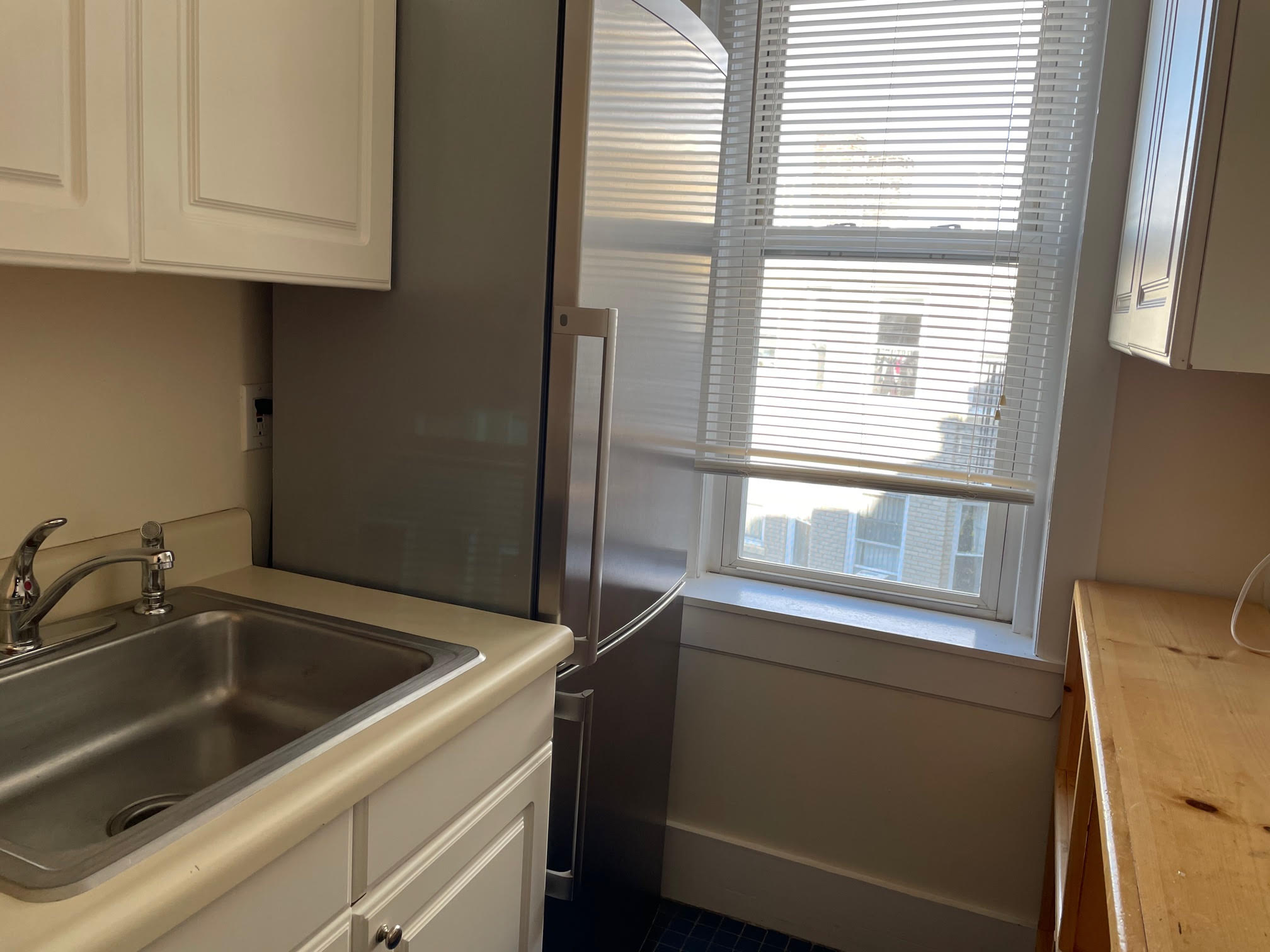 Studio bed, 1 bath apartment for rent at 125 Park Dr Unit 37, Fenway — photo 3 of 6