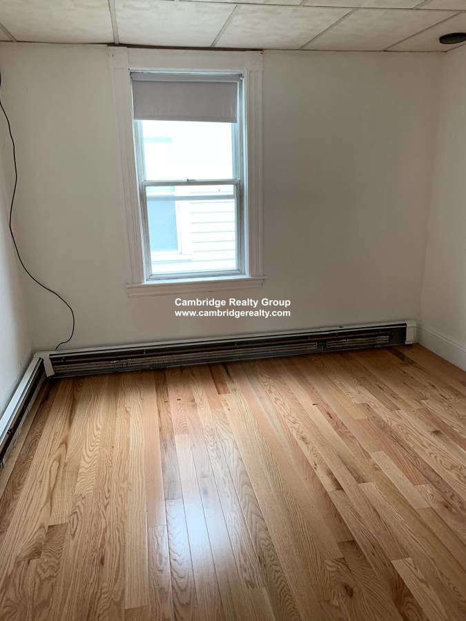 4 bed, 2 bath apartment for rent at 11 Eliot St Unit 2, Spring Hill — photo 5 of 18