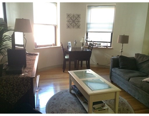 1 bed, 1 bath apartment for rent at 90 Gainsborough St Unit 203E, Fenway — photo 1 of 5