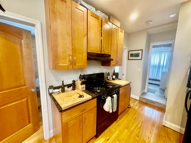 4 bed, 2 bath apartment for rent at 28 Fleet Unit 32F, North End — photo 5 of 21