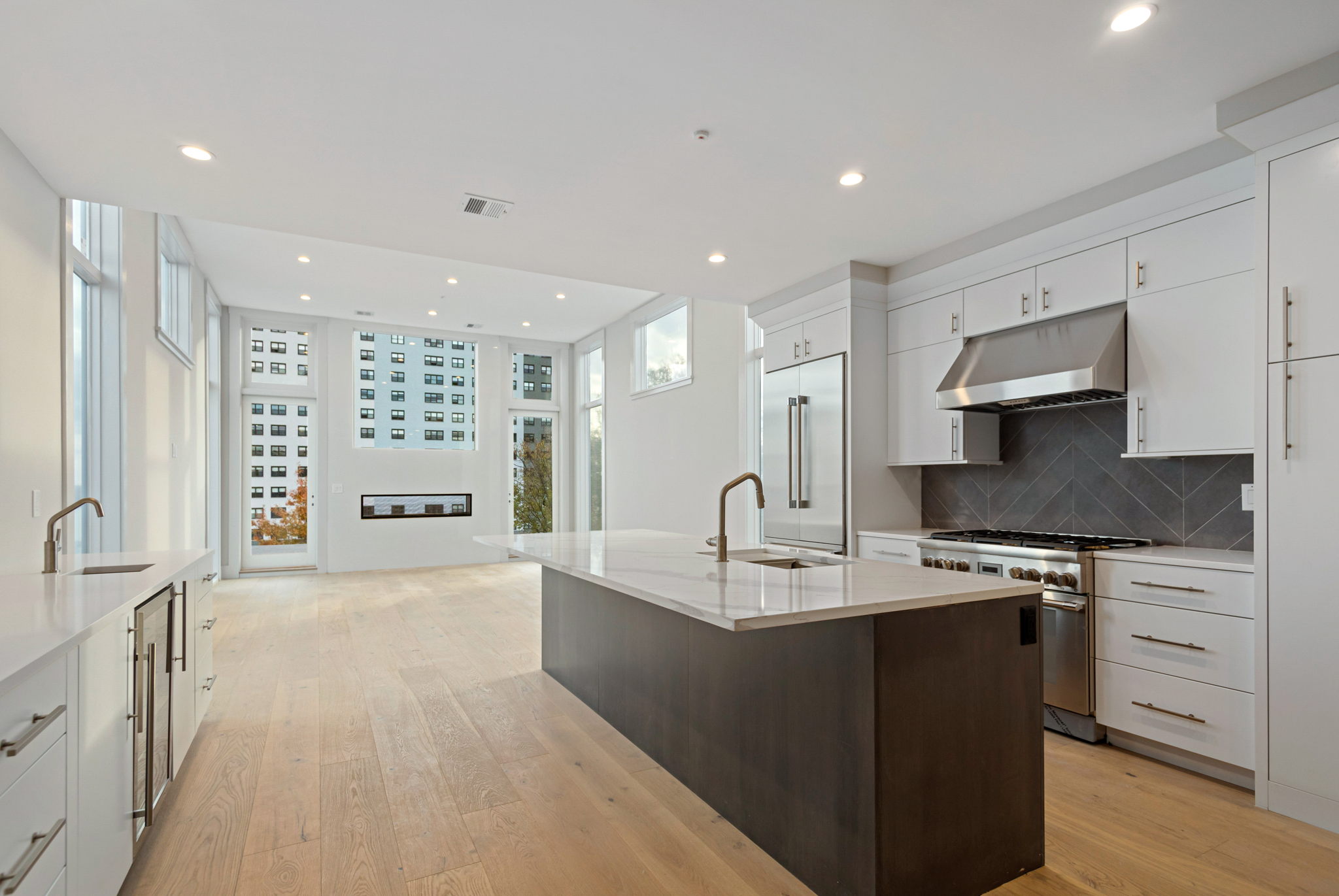 3 bed, 3.5 bath apartment for rent at 409 E 7th St Unit Penthouse, South Boston — photo 10 of 39