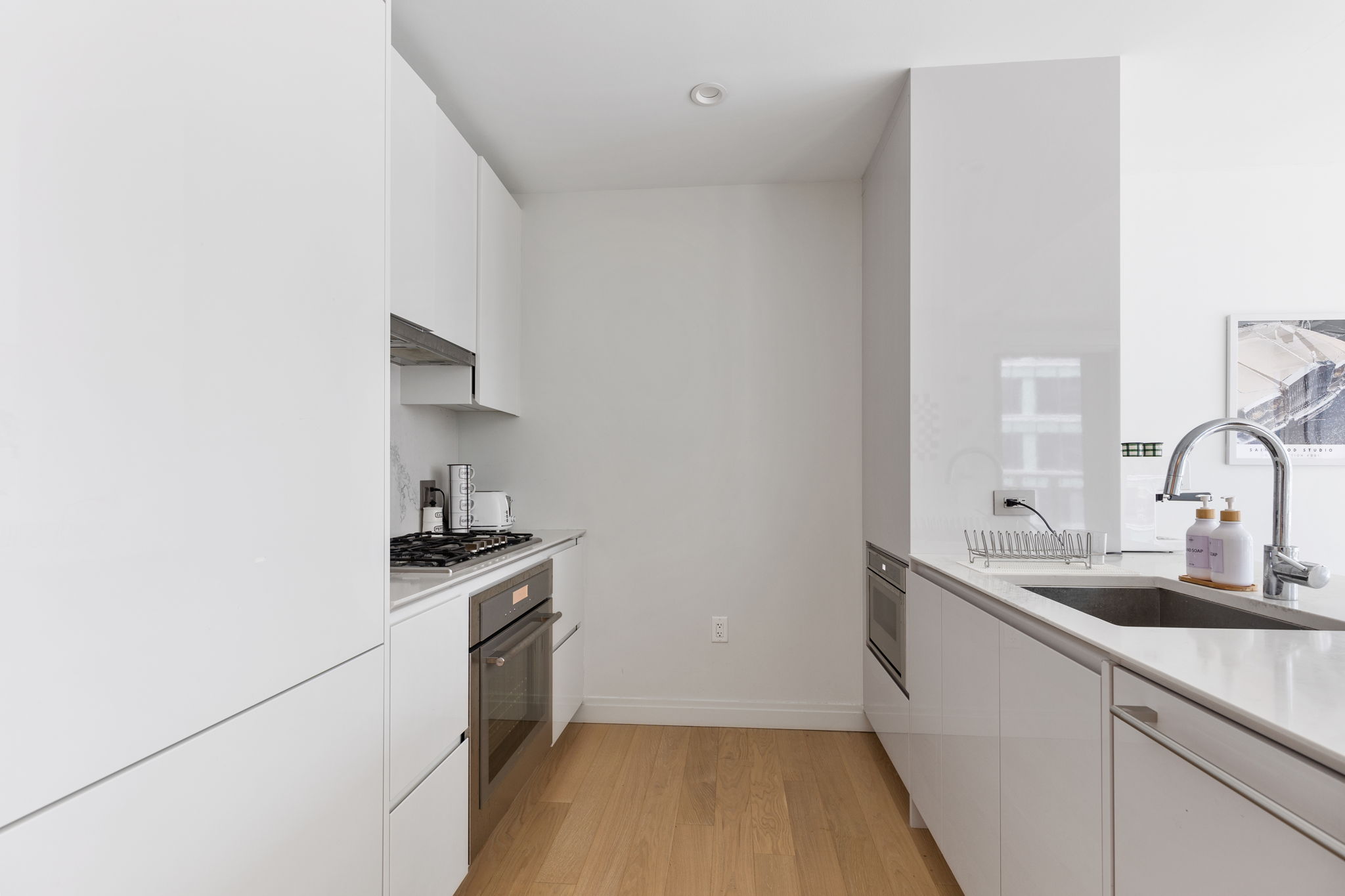 1 bed, 1.5 bath apartment for rent at 133 Seaport Blvd Unit 705, Seaport District — photo 6 of 23