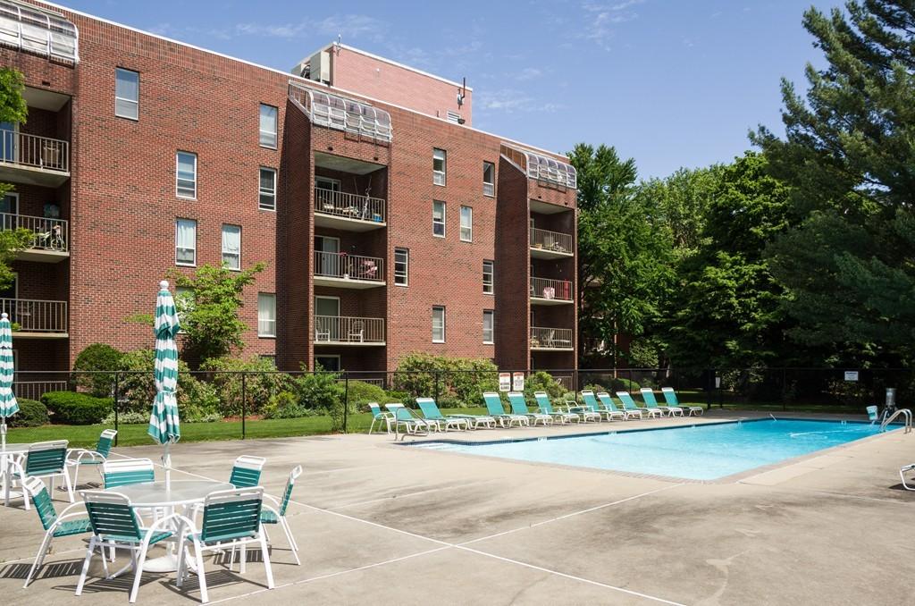 1 bed, 1 bath apartment for rent at 50 Broadlawn Park Unit 507, Chestnut Hill — photo 2 of 11