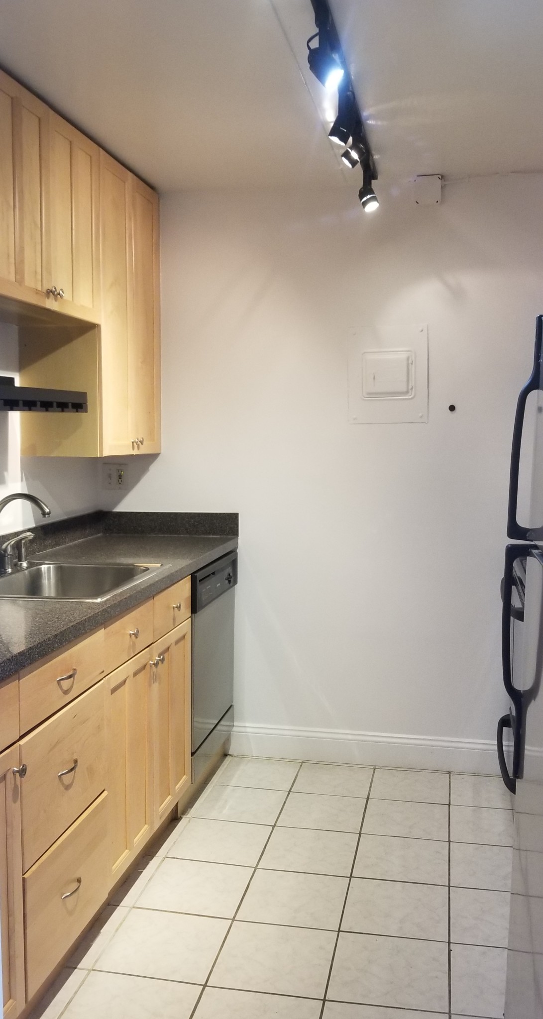 1 bed, 1 bath apartment for rent at 50 Broadlawn Park Unit 507, Chestnut Hill — photo 8 of 11