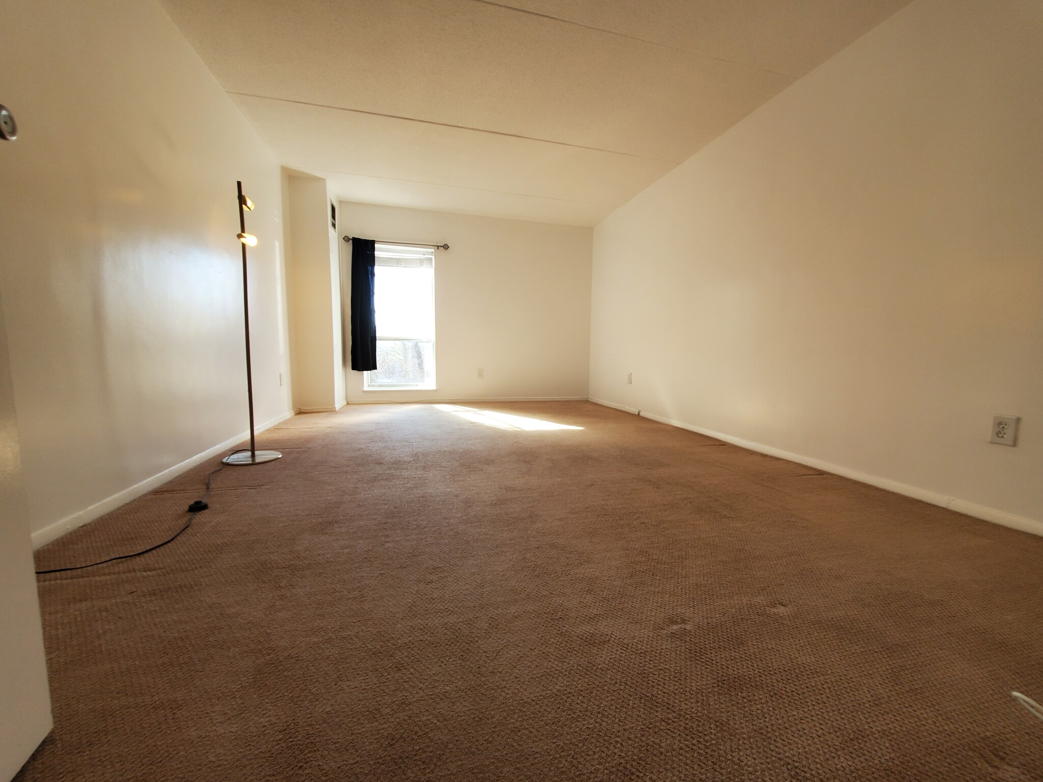 1 bed, 1 bath apartment for rent at 50 Broadlawn Park Unit 5, Chestnut Hill — photo 6 of 12