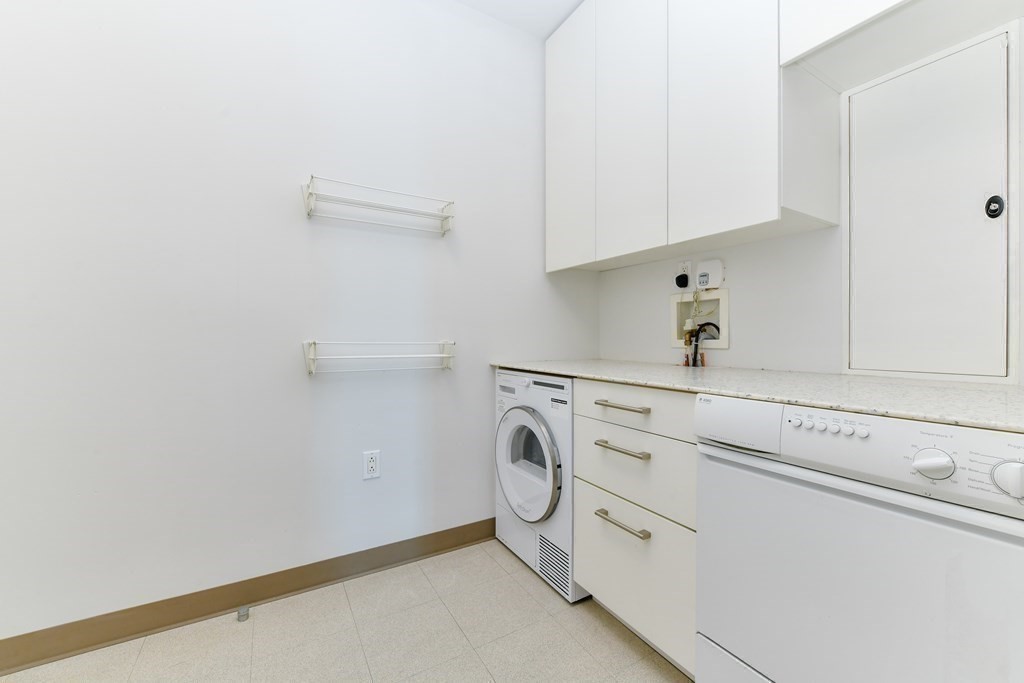 500 Atlantic Ave, Downtown