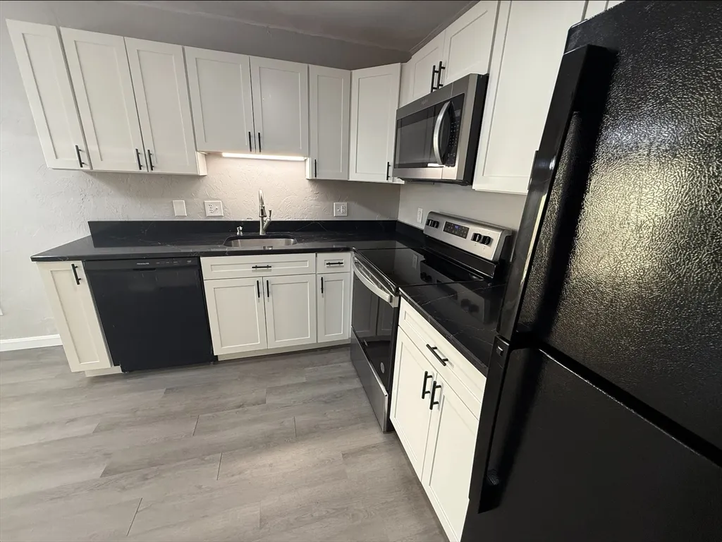 22 Irving St, Everett