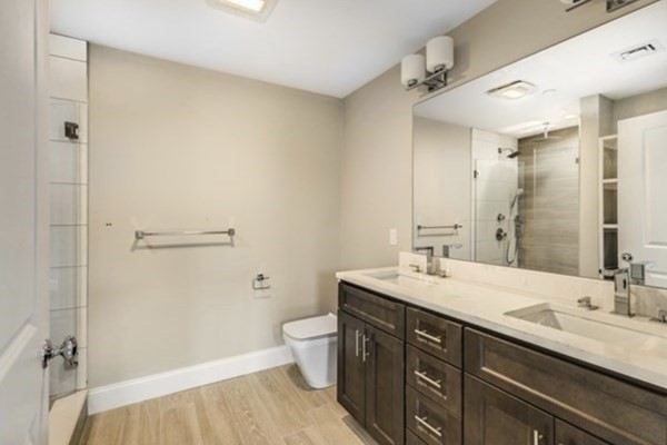 205 W 8th St, South Boston