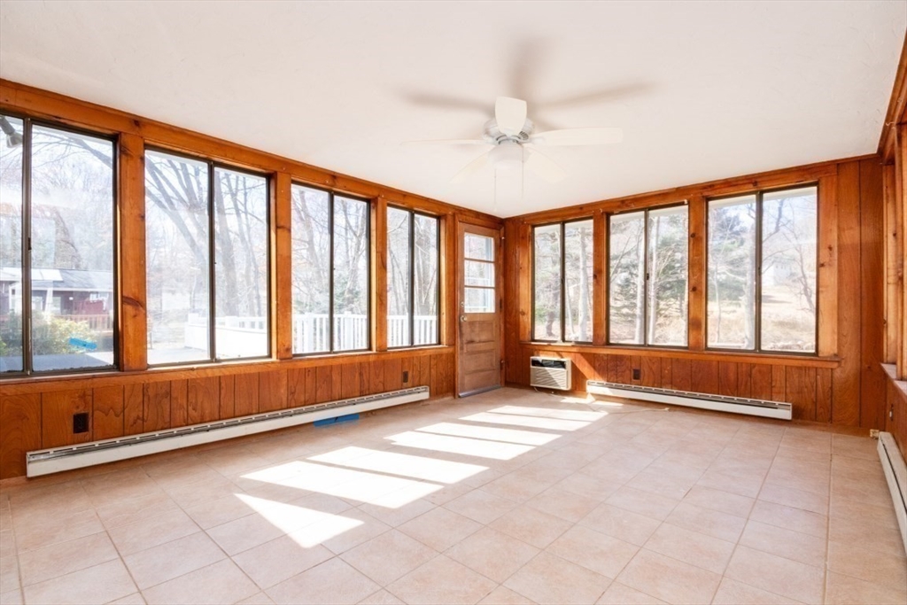 22 Livoli Rd, Framingham